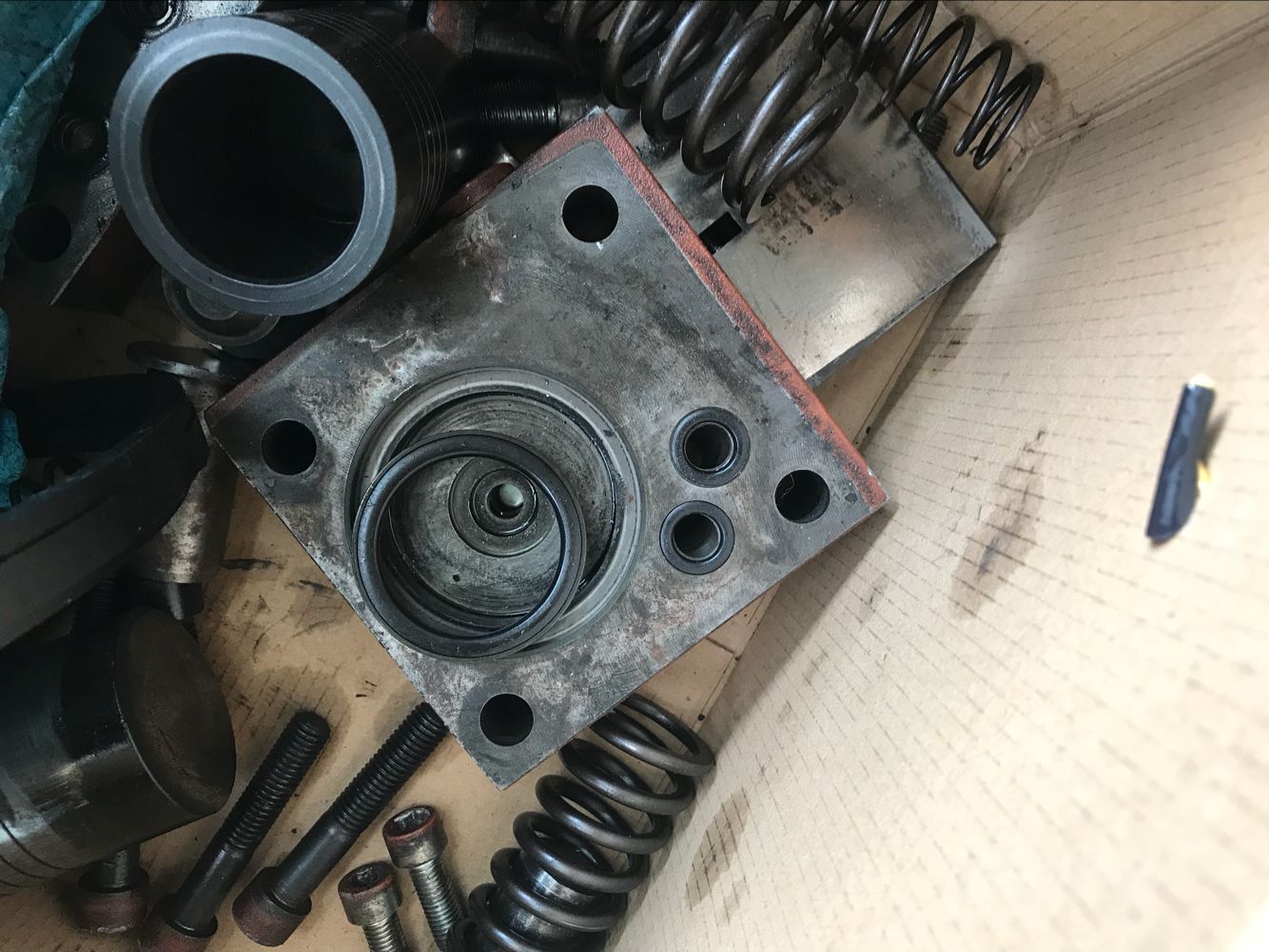 油缸，油泵的維修保養(yǎng)