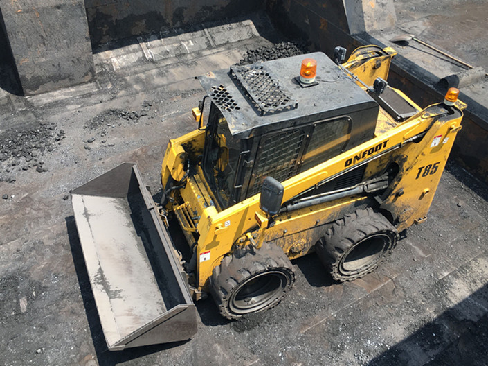 滑移裝載機(jī)T85型港口清倉機(jī)