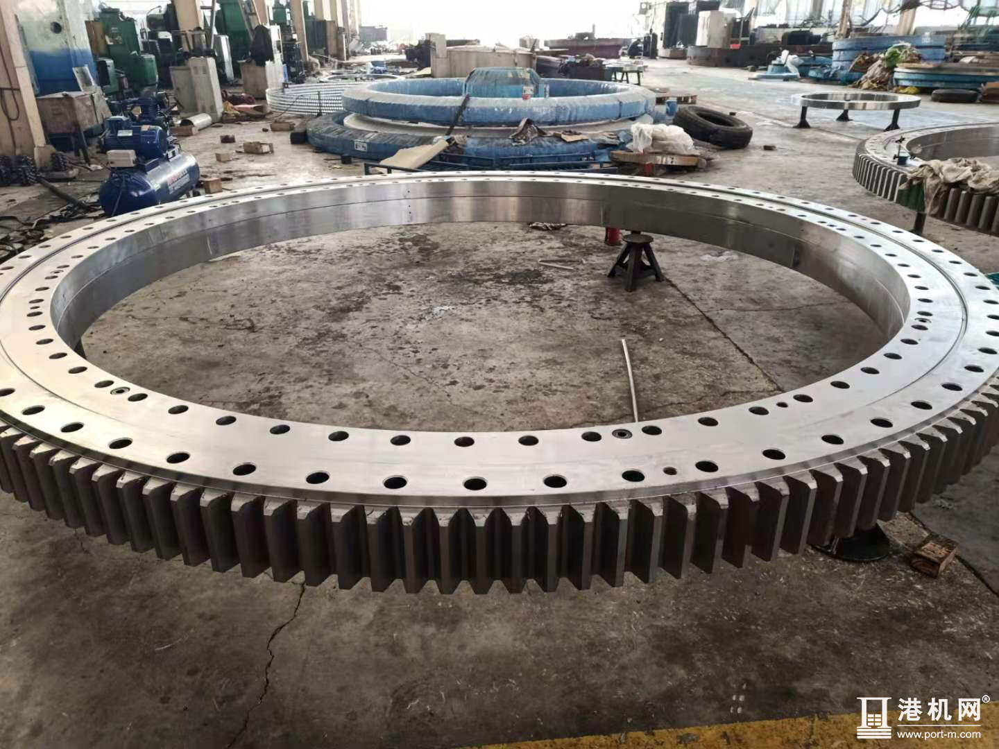 回轉(zhuǎn)支承_港機(jī)網(wǎng) 回轉(zhuǎn)支承_港機(jī)網(wǎng)