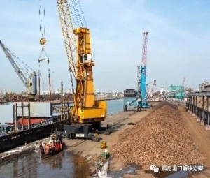 意大利威尼斯港訂購(gòu)第6代科尼移動(dòng)式港口起重機(jī)