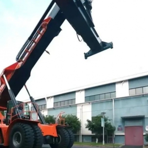 【視頻】節(jié)能減排新能源——杭叉X系列高壓鋰電正面吊