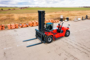 卡爾瑪碼頭牽引車和叉車助力莫桑比克馬普托港