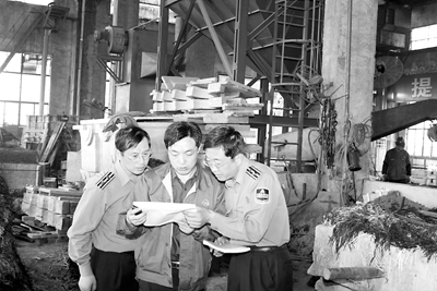 江蘇泰興質(zhì)監(jiān)加強(qiáng)起重設(shè)備檢查