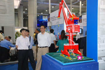 南京港機(jī)博覽會(huì)上備受關(guān)注