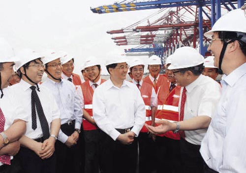 振華港機(jī)人創(chuàng)造了裝備制造業(yè)的奇跡