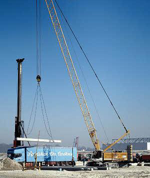 利勃海爾企業(yè)介紹及其主要履帶起重機(jī)