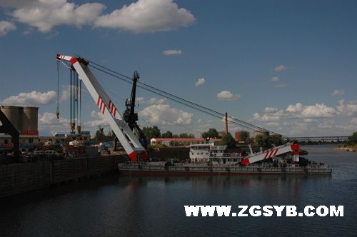 黑龍江水系最大浮吊——500噸起重機船舶建造完成