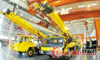 徐重全新500噸全路面起重機(jī)10月投產(chǎn)下線