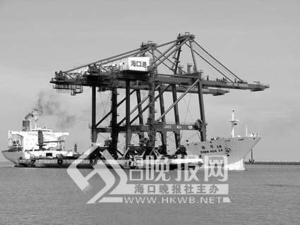 ?？诟鄱趯惭b集裝箱門吊