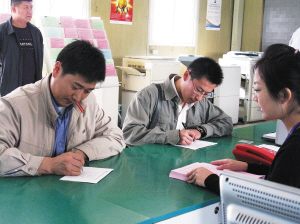 “狀元”上午又來報名比武