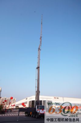 三一重工世界最長(zhǎng)臂架泵車(chē)成功下線(xiàn)