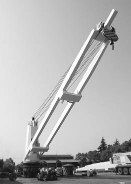 我國自主研發(fā)的首臺KGW吊機(jī)成功下線