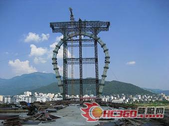 福建三明臺江大橋鋼拱塔順利合龍
