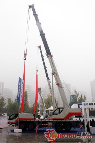 我國最大噸位輪胎起重機中聯(lián)重科下線