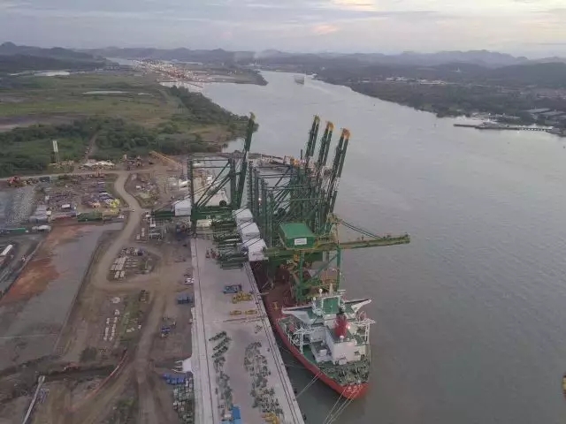 為中巴建交添彩 ZPMC岸橋助力巴拿馬PSA國(guó)際碼頭建設(shè)