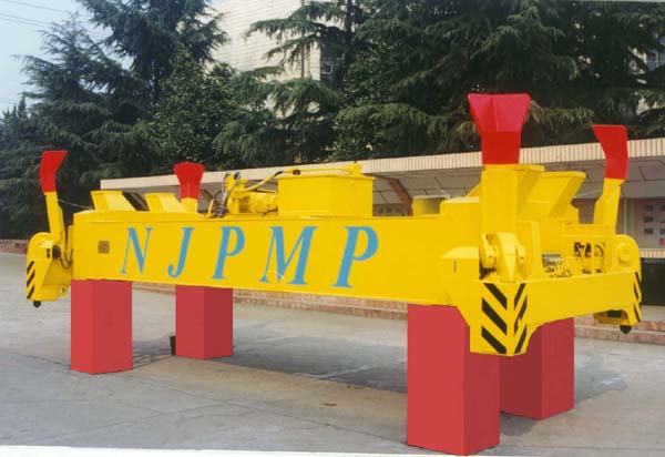 南京港口可伸縮集裝箱吊具