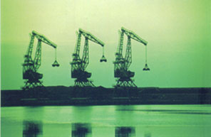 帶斗門座起重機