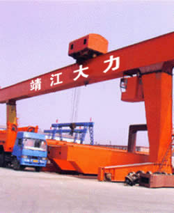 L型門式起重機(jī)