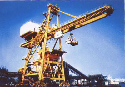 豫飛1250t/h抓斗卸船機(jī)