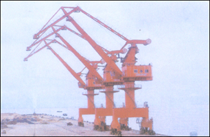 港盛門座式起重機(jī)