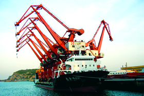 大連重工門座起重機