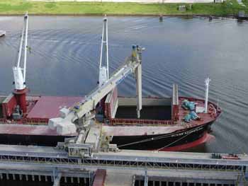 三和1000t/h 卸船機