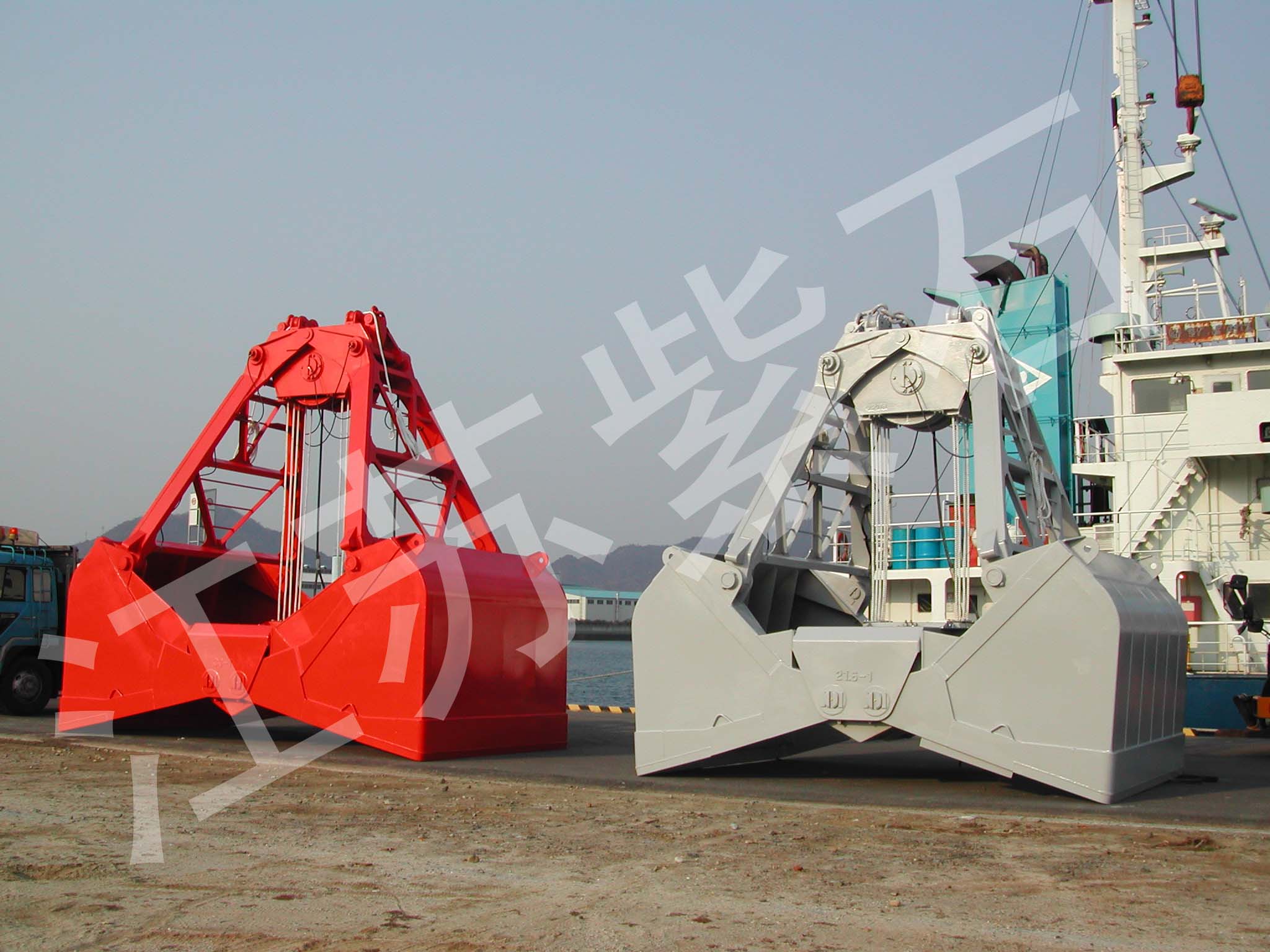 江蘇紫石四索雙瓣抓斗.