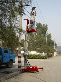 北京京城重工GTJD電瓶車載剪叉式高空作業(yè)平臺(GTJD)