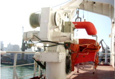 青島北海船舶重工單臂回轉(zhuǎn)式吊艇架