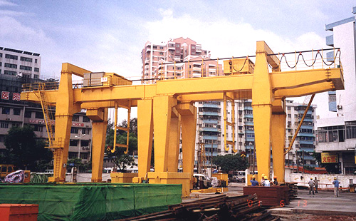 廣起牌龍門起重機1