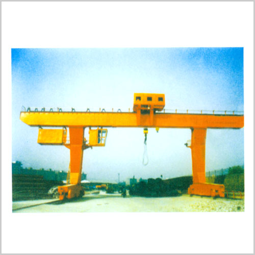 河南省奇瑞吊鉤門式起重機