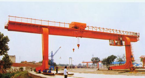 河南省宇華單主梁吊鉤門式起重機(jī)