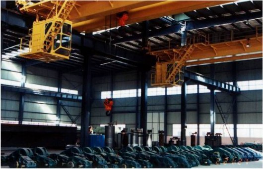 深圳一重:正在使用的雙梁起重機(jī)