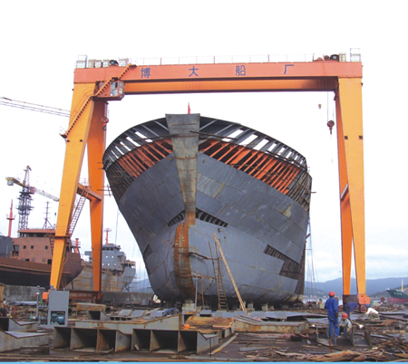 深圳一重:造船門式起重機(jī)