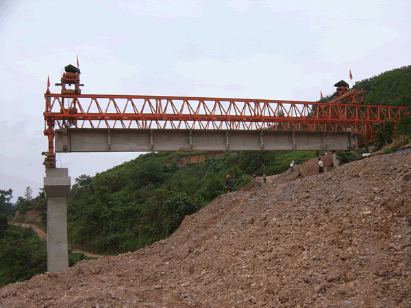 河南省中泉路橋120t橋機 120t