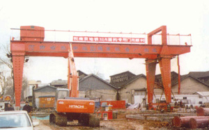 河南豫中:MG32/5t地鐵盾構(gòu)工程門式起重機(jī) MG32/5t