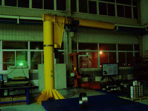 江陰鼎力:電動(dòng)旋臂起重機(jī)