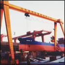 山東通用:起重機