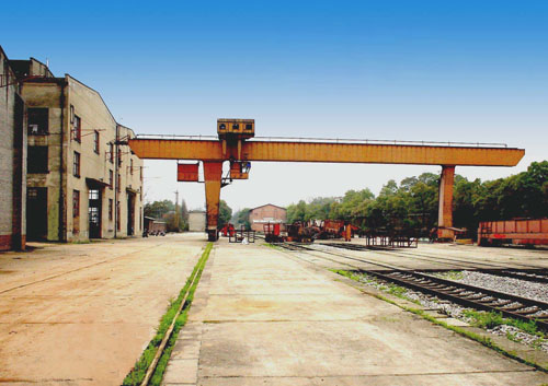 株洲天橋:5-32/5tL型單梁門(mén)式起重機(jī) 5-32/5tL型