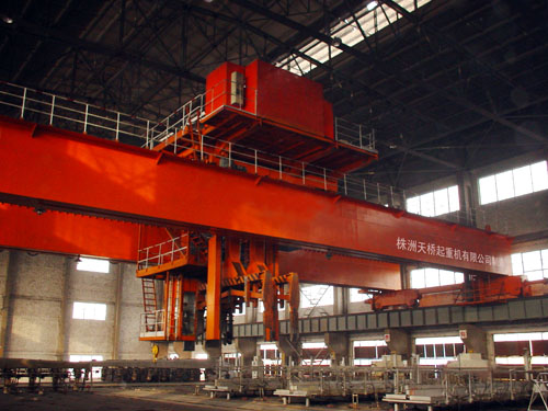 株洲天橋:陽(yáng)極碳?jí)K焙燒多功能機(jī)組