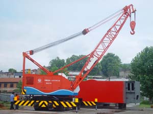 長(zhǎng)航紅光:唐山恒遠(yuǎn)全數(shù)字直流調(diào)速50噸輪胎起重機(jī)1