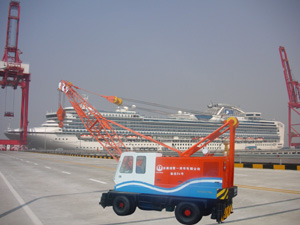 長(zhǎng)航紅光:唐山恒遠(yuǎn)25A輪胎起重機(jī)