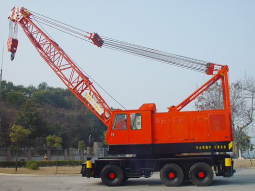 長(zhǎng)航紅光:D2LQ50型港口輪胎起重機(jī) D2LQ50