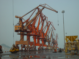 長航紅光:MQ2533型門座起重機(jī) MQ2533