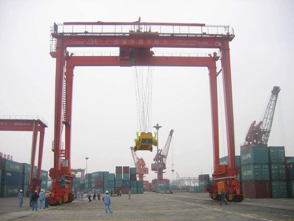 長航紅光:LJMJ4520B輪胎式集裝箱門式起重機(jī) LJMJ4520B