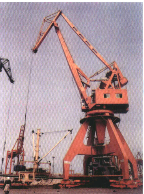 山東起重機(jī):25噸門座起重機(jī)