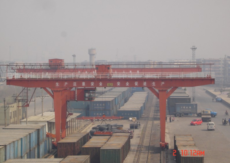 合肥巨神:門吊起重機(jī)