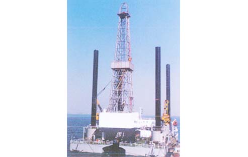 大連重工港海1號(hào)鉆井平臺(tái)