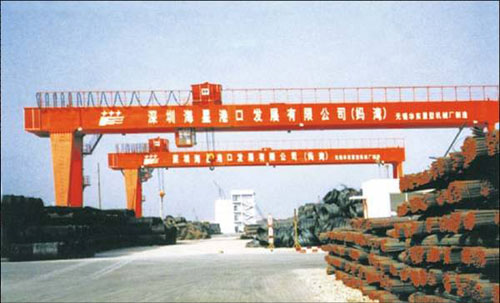 無錫華東重機: 25t-50mA型雙梁門式起重機