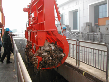 上海碩力:水電站垃圾抓斗.